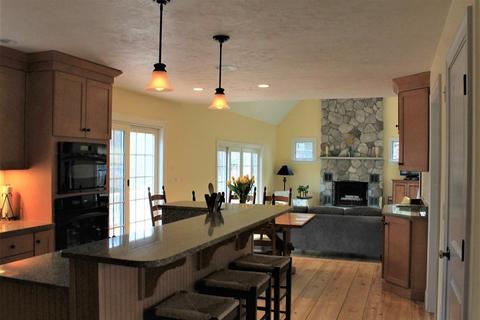 25 Thornton St, Mendon, MA 01756 photo 7