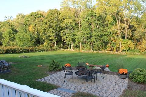 25 Thornton St, Mendon, MA 01756 photo 6