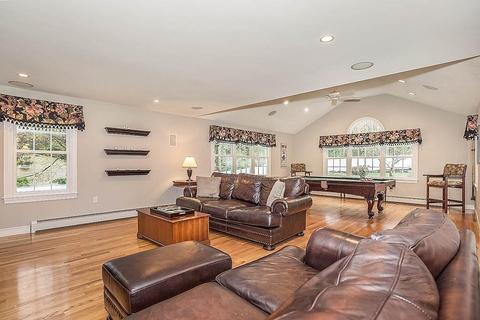 96 Red Gate Ln, Reading, MA 01867 photo 8