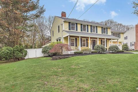 96 Red Gate Ln, Reading, MA 01867 photo 2