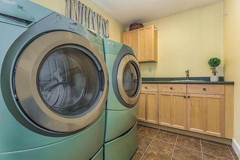 96 Red Gate Ln, Reading, MA 01867 photo 25
