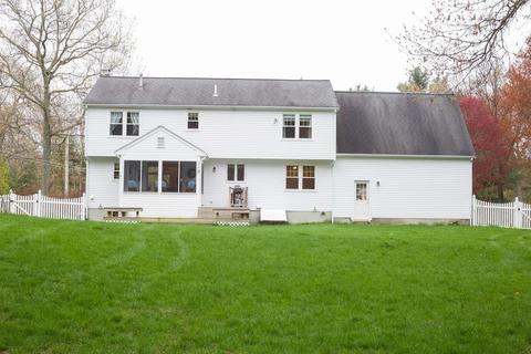 602 Maple St, Mansfield, MA 02048 photo 4