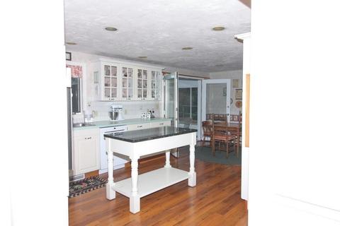 602 Maple St, Mansfield, MA 02048 photo 9