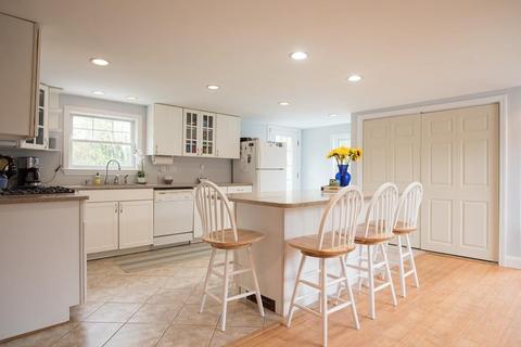 16 Meadowlark Dr, Wareham, MA 02571 photo 2
