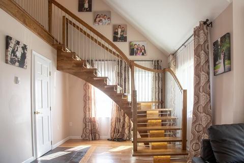 87 West St, Easthampton, MA 01027 photo 3