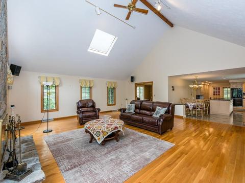 52 Crestview Rd, Milton, MA 02186 photo 5
