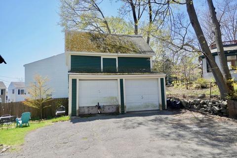 8 Rowland St, Marblehead, MA 01945 photo 4