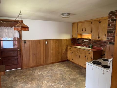 152 Vincent St, Springfield, MA 01129 photo 8