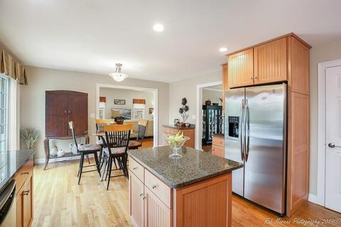 2 Castlegate Rd, Amesbury, MA 01913 photo 4