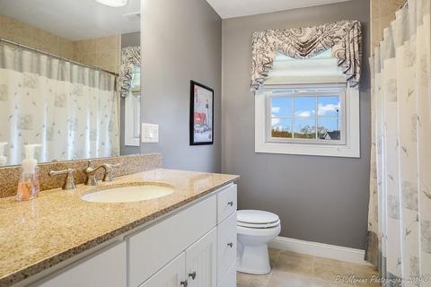 2 Castlegate Rd, Amesbury, MA 01913 photo 17