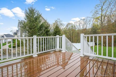 2 Castlegate Rd, Amesbury, MA 01913 photo 28