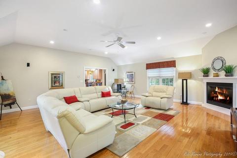 2 Castlegate Rd, Amesbury, MA 01913 photo 8