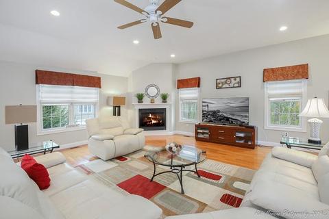 2 Castlegate Rd, Amesbury, MA 01913 photo 6