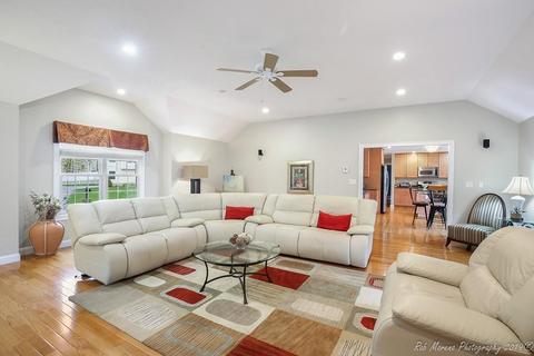 2 Castlegate Rd, Amesbury, MA 01913 photo 7