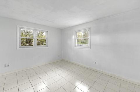 1 Rogers Rd, Danvers, MA 01923 photo 5