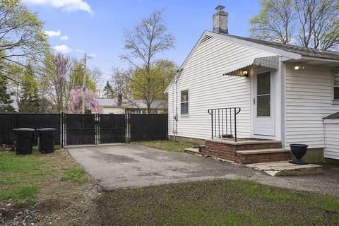 51 Coolidge Rd, Walpole, MA 02081 photo 19