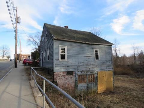 49 W Main St, Orange, MA 01364 photo 2
