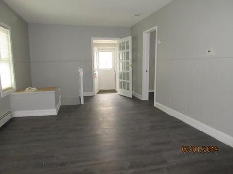 92 Barber St, Springfield, MA 01109 photo 5