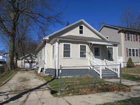 92 Barber St, Springfield, MA 01109 photo 2
