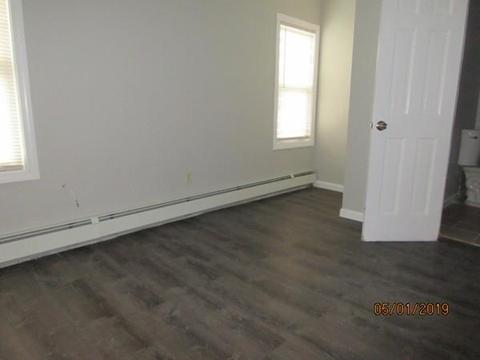 92 Barber St, Springfield, MA 01109 photo 6