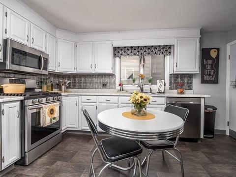 107 Glendale St, Everett, MA 02149 photo 4
