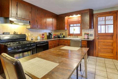 65 Norman St, Springfield, MA 01104 photo 5