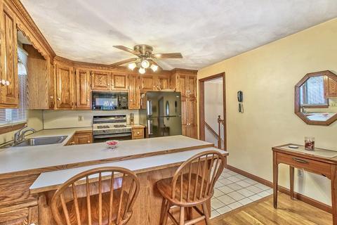 8 Fox Meadow Ln, Dedham, MA 02026 photo 8