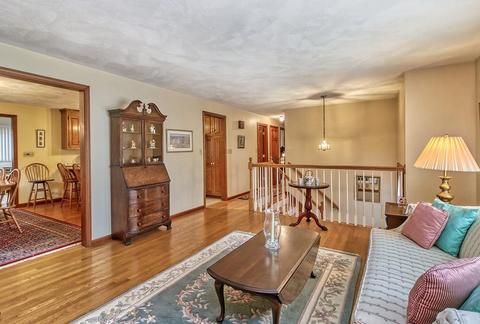 8 Fox Meadow Ln, Dedham, MA 02026 photo 4