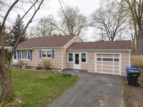 18 Jonquil Dr, Springfield, MA 01119 photo 2