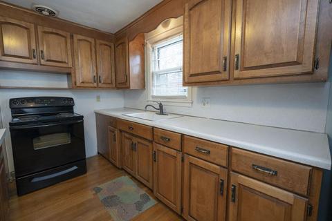 18 Jonquil Dr, Springfield, MA 01119 photo 5