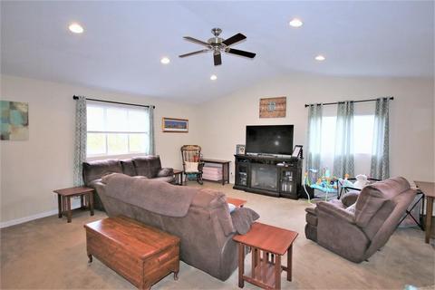 73 Mohawk Trl, Cranston, RI 02921 photo 6