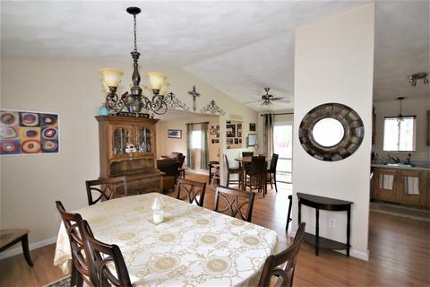 73 Mohawk Trl, Cranston, RI 02921 photo 3