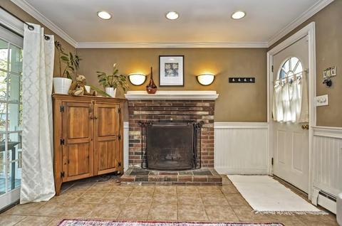 17 Beacon St, Walpole, MA 02081 photo 7