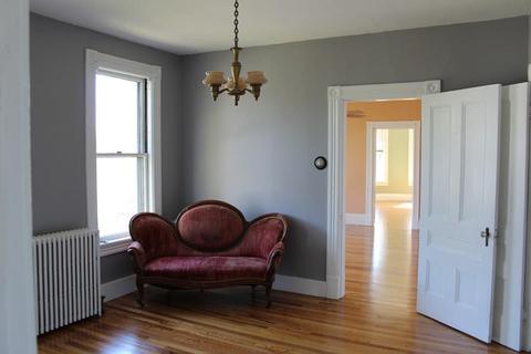 21 Park St, Easthampton, MA 01027 photo 8