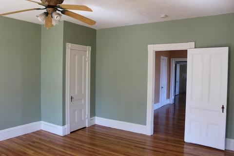 21 Park St, Easthampton, MA 01027 photo 5