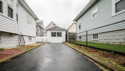 33 Rock Valley Ave, Everett, MA 02149 photo 2