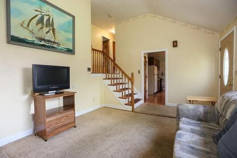 33 Pond St, Franklin, MA 02038 photo 4