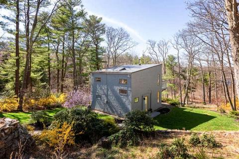 7 King Philip Rd, Gloucester, MA 01930 photo 3