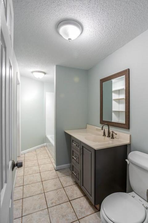 1099 Parker St, Springfield, MA 01129 photo 9