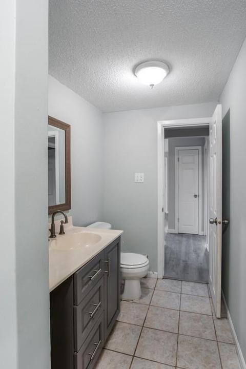 1099 Parker St, Springfield, MA 01129 photo 8