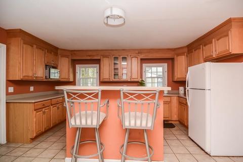 85 Epping St, Lowell, MA 01852 photo 10