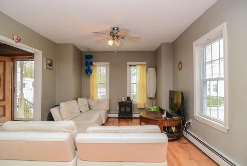 85 Epping St, Lowell, MA 01852 photo 3