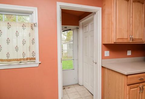 85 Epping St, Lowell, MA 01852 photo 17