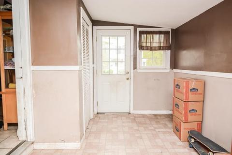 85 Epping St, Lowell, MA 01852 photo 12