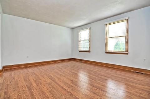 27 Pleasant St, Upton, MA 01568 photo 14