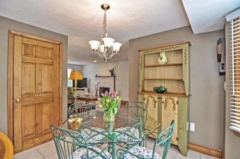 27 Pleasant St, Upton, MA 01568 photo 8