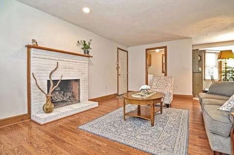 27 Pleasant St, Upton, MA 01568 photo 12