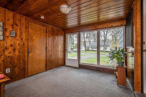 86 Hadley St, Springfield, MA 01118 photo 5