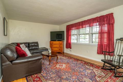 86 Hadley St, Springfield, MA 01118 photo 8