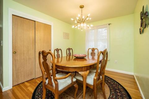 86 Hadley St, Springfield, MA 01118 photo 10